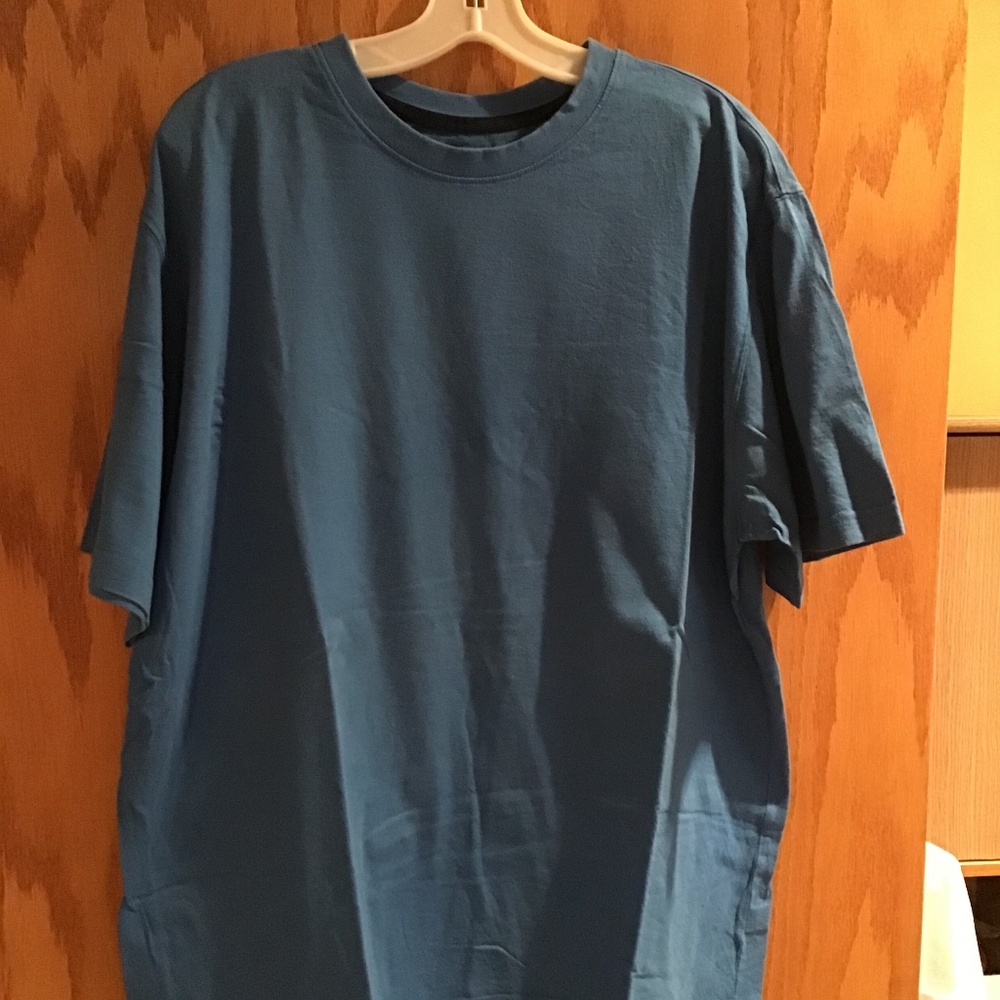 Men’s XLT blue t-shirt NWOT